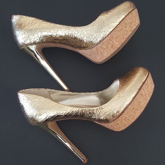 🎉Metallic Gold Platform Heels - Picture 3 of 6